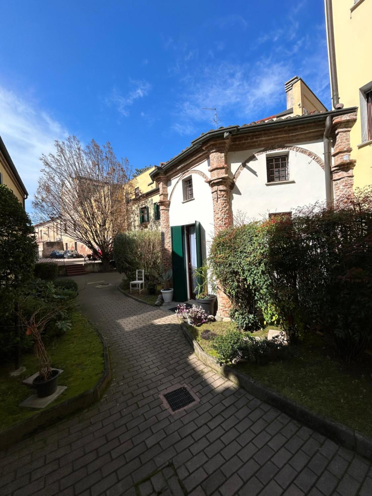 Chiesetta Abside Ex Seminario -Apartment Rovigo Bagian luar foto