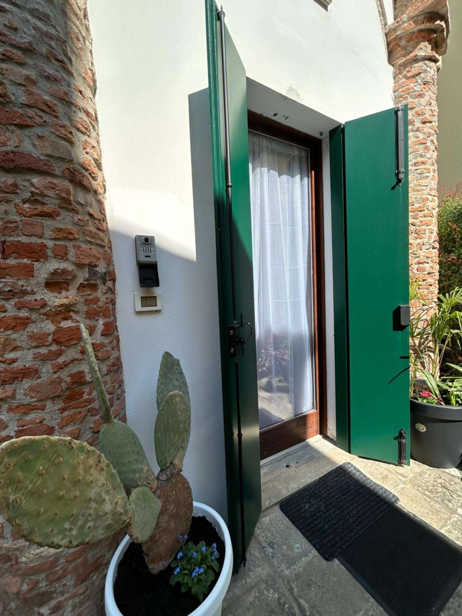 Chiesetta Abside Ex Seminario -Apartment Rovigo Bagian luar foto