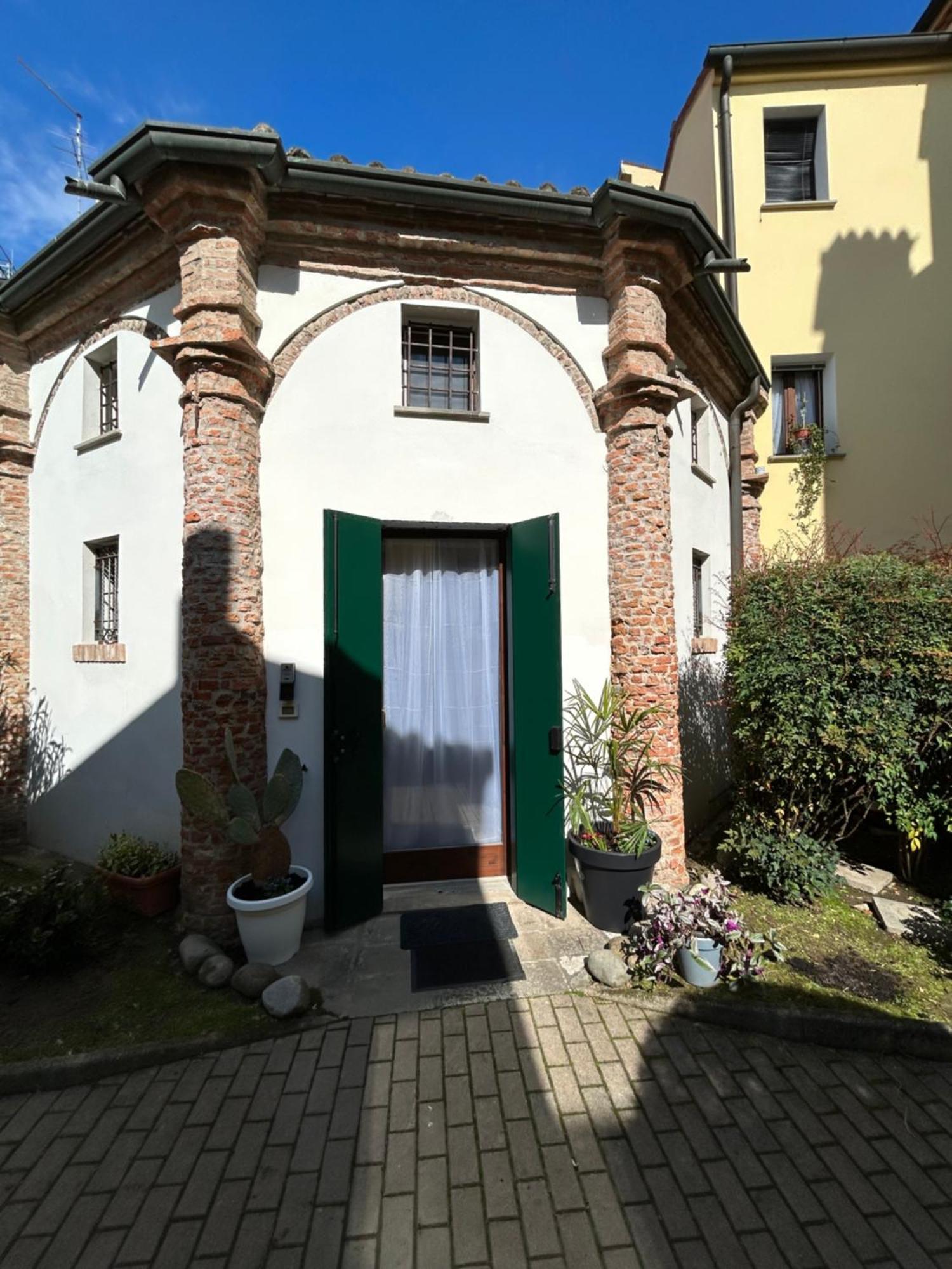 Chiesetta Abside Ex Seminario -Apartment Rovigo Bagian luar foto